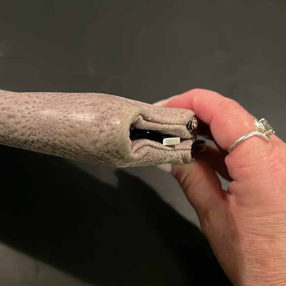 hobo lauren leather bifold clutch wallet Embossed gray/taupe. - Picture 11 of 16